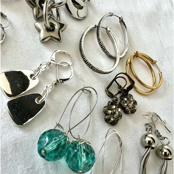 SALE: Earrings bundle of 12 ❤️ - Picture 5 of 7